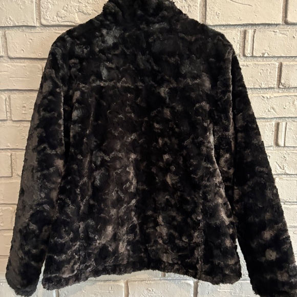 North Face Women’s Reversible Jacket - Picture 4 of 4